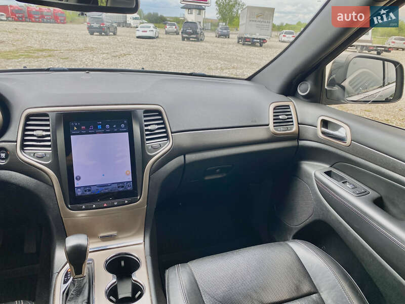 Позашляховик / Кросовер Jeep Grand Cherokee 2016 в Новояворівську