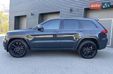 Позашляховик / Кросовер Jeep Grand Cherokee 2017 в 