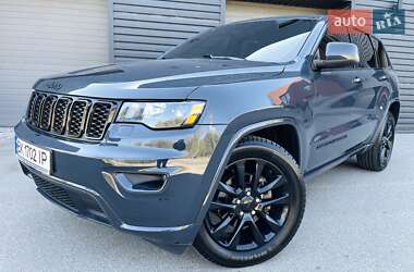 Позашляховик / Кросовер Jeep Grand Cherokee 2017 в 