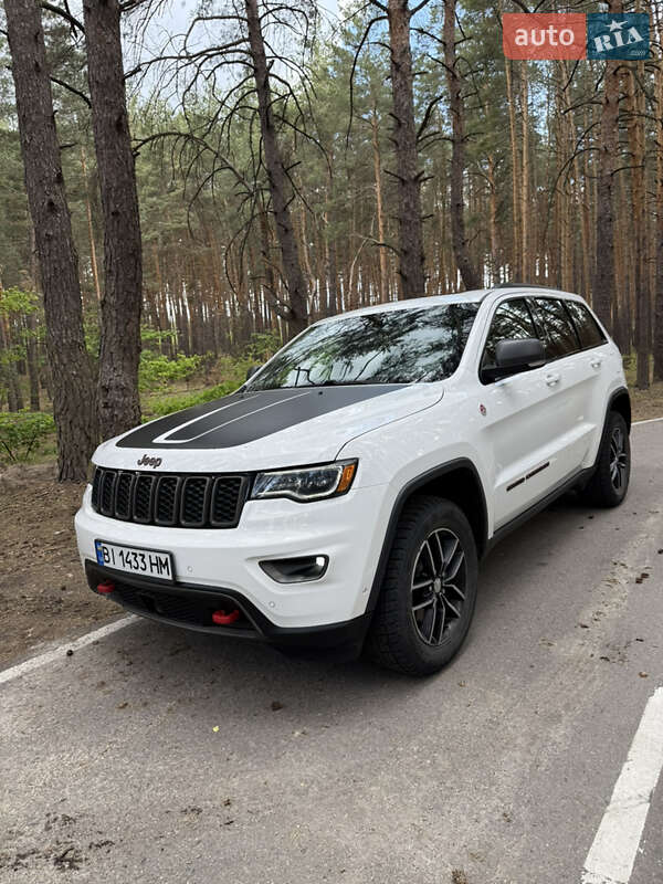 Позашляховик / Кросовер Jeep Grand Cherokee 2017 в 