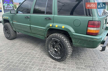 Позашляховик / Кросовер Jeep Grand Cherokee 1995 в 