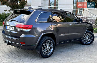 Позашляховик / Кросовер Jeep Grand Cherokee 2018 в 