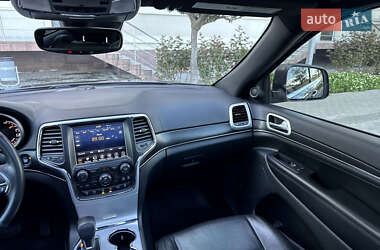 Позашляховик / Кросовер Jeep Grand Cherokee 2018 в 