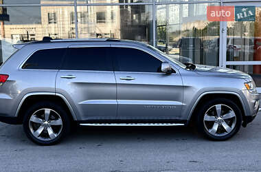 Позашляховик / Кросовер Jeep Grand Cherokee 2014 в 