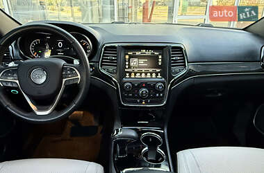 Позашляховик / Кросовер Jeep Grand Cherokee 2014 в 