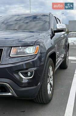 Внедорожник / Кроссовер Jeep Grand Cherokee 2016 в 
