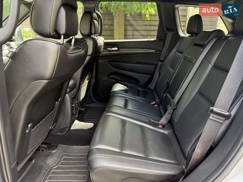 Внедорожник / Кроссовер Jeep Grand Cherokee 2019 в Киеве