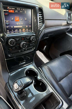 Позашляховик / Кросовер Jeep Grand Cherokee 2015 в 