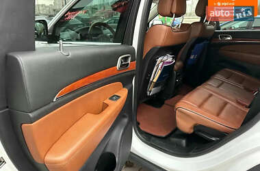 Внедорожник / Кроссовер Jeep Grand Cherokee 2012 в 