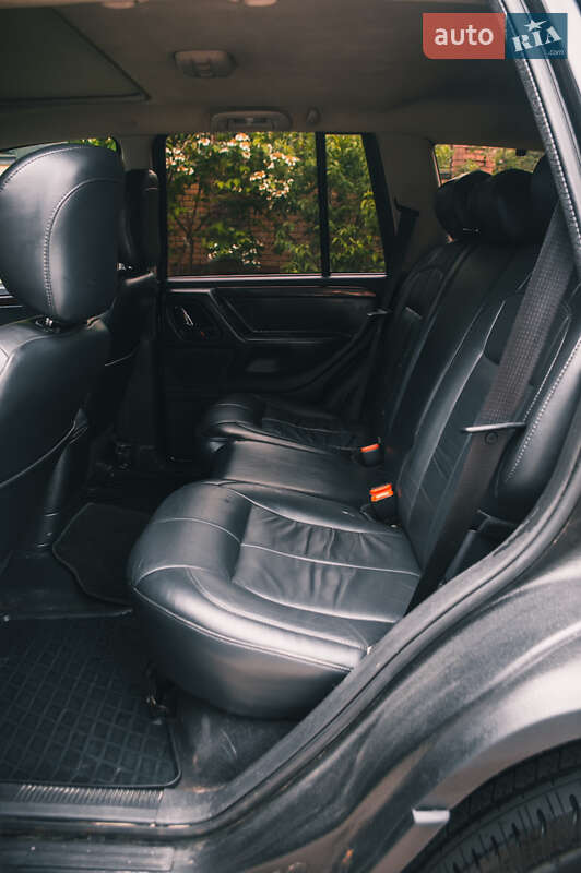 Внедорожник / Кроссовер Jeep Grand Cherokee 2003 в Черкассах
