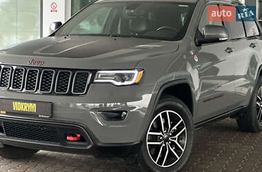 Позашляховик / Кросовер Jeep Grand Cherokee 2020 в 