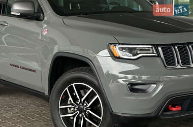 Позашляховик / Кросовер Jeep Grand Cherokee 2020 в 