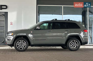 Позашляховик / Кросовер Jeep Grand Cherokee 2020 в 