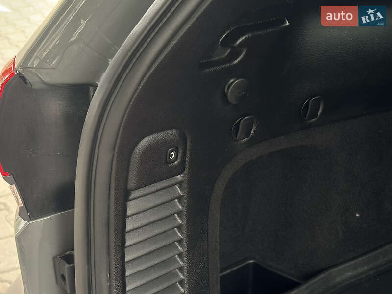 Внедорожник / Кроссовер Jeep Grand Cherokee 2020 в Киеве