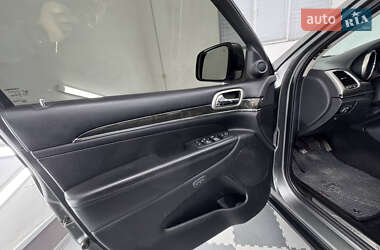 Внедорожник / Кроссовер Jeep Grand Cherokee 2011 в 
