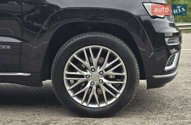 Внедорожник / Кроссовер Jeep Grand Cherokee 2017 в 