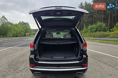 Внедорожник / Кроссовер Jeep Grand Cherokee 2017 в 