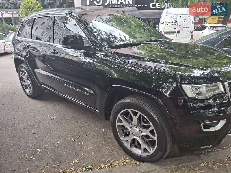 Внедорожник / Кроссовер Jeep Grand Cherokee 2021 в Черкассах