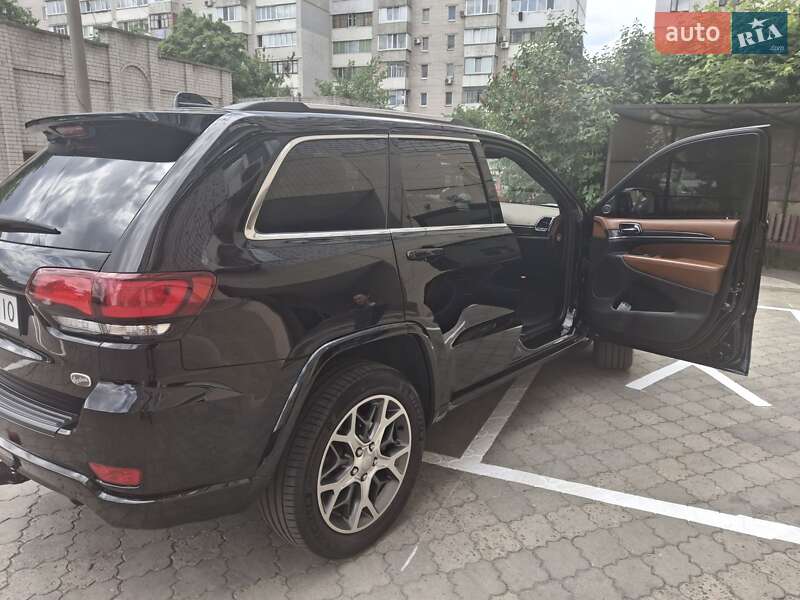 Внедорожник / Кроссовер Jeep Grand Cherokee 2021 в Черкассах