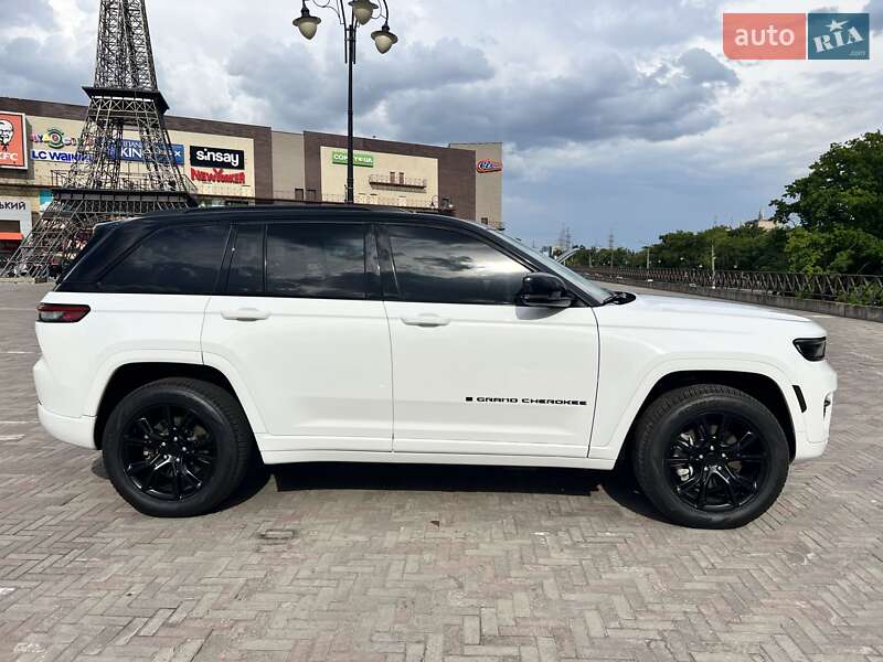 Внедорожник / Кроссовер Jeep Grand Cherokee 2022 в Харькове