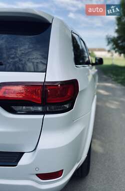 Позашляховик / Кросовер Jeep Grand Cherokee 2018 в 