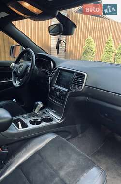 Позашляховик / Кросовер Jeep Grand Cherokee 2018 в 