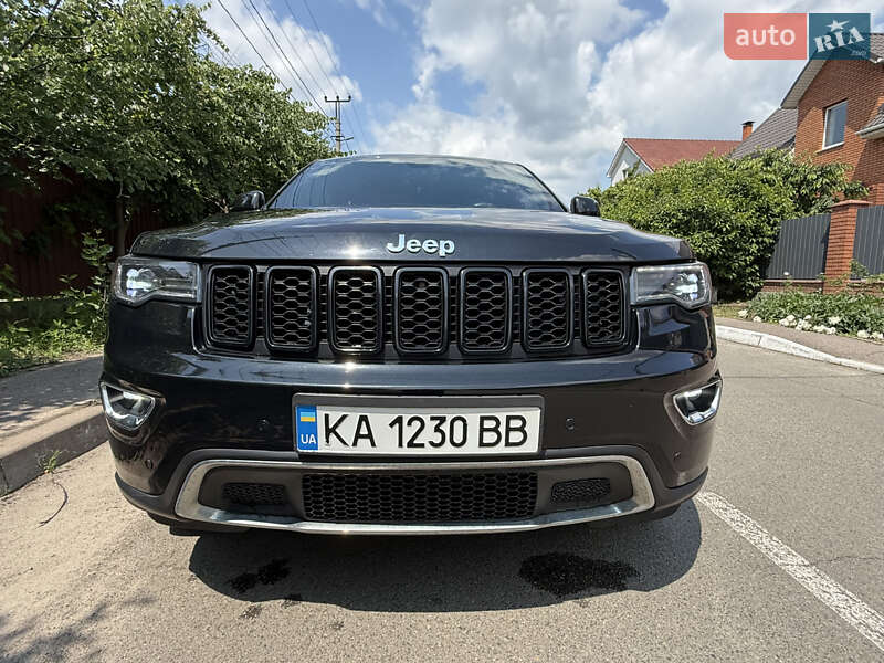Внедорожник / Кроссовер Jeep Grand Cherokee 2017 в Киеве
