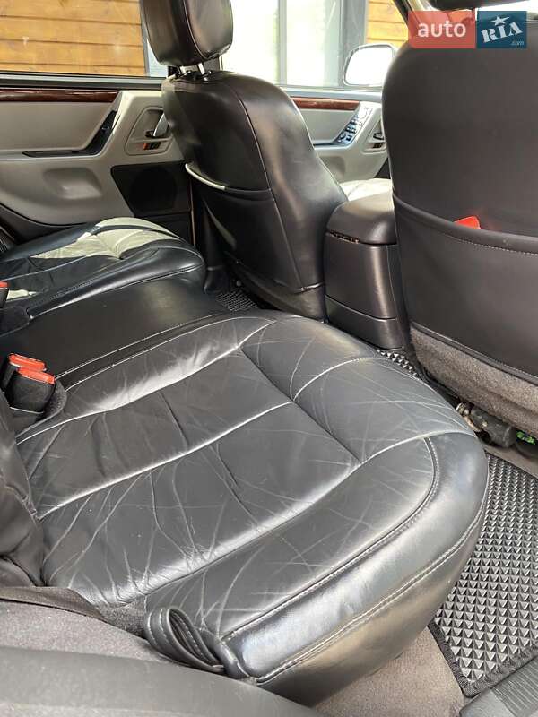 Внедорожник / Кроссовер Jeep Grand Cherokee 2002 в Житомире
