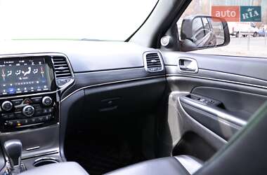 Позашляховик / Кросовер Jeep Grand Cherokee 2020 в 