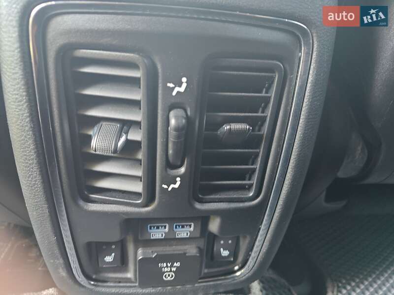 Внедорожник / Кроссовер Jeep Grand Cherokee 2018 в Киеве фото 49 Внедорожник / Кроссовер Jeep Grand Cherokee 2018 в Киеве