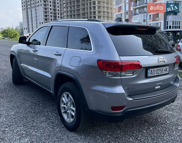 Внедорожник / Кроссовер Jeep Grand Cherokee 2017 в Киеве