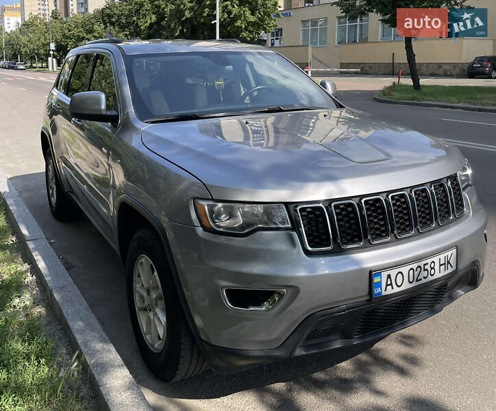 Внедорожник / Кроссовер Jeep Grand Cherokee 2017 в Киеве