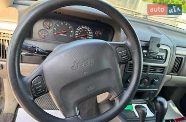 Внедорожник / Кроссовер Jeep Grand Cherokee 2002 в 