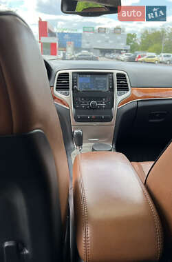 Внедорожник / Кроссовер Jeep Grand Cherokee 2012 в 