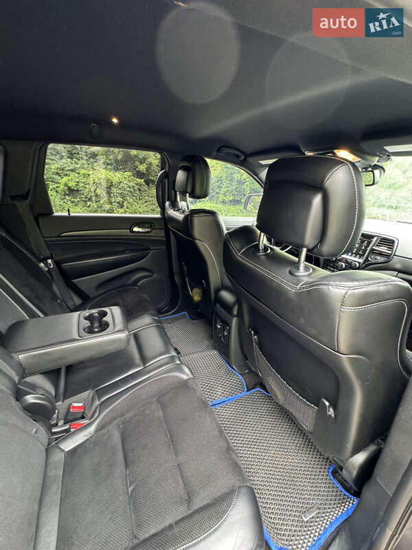 Внедорожник / Кроссовер Jeep Grand Cherokee 2016 в Киеве