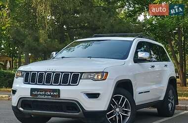 Внедорожник / Кроссовер Jeep Grand Cherokee 2016 в Николаеве