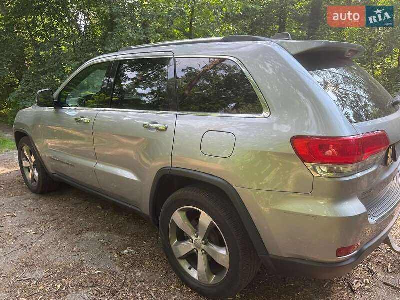 Внедорожник / Кроссовер Jeep Grand Cherokee 2016 в Киеве