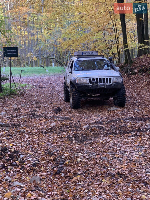 Внедорожник / Кроссовер Jeep Grand Cherokee 1999 в Ужгороде