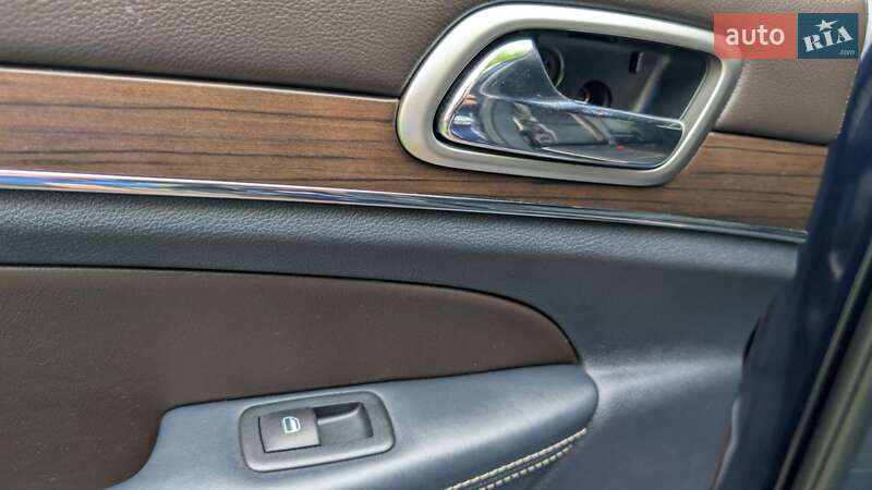 Внедорожник / Кроссовер Jeep Grand Cherokee 2017 в Сумах