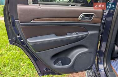 Внедорожник / Кроссовер Jeep Grand Cherokee 2017 в 