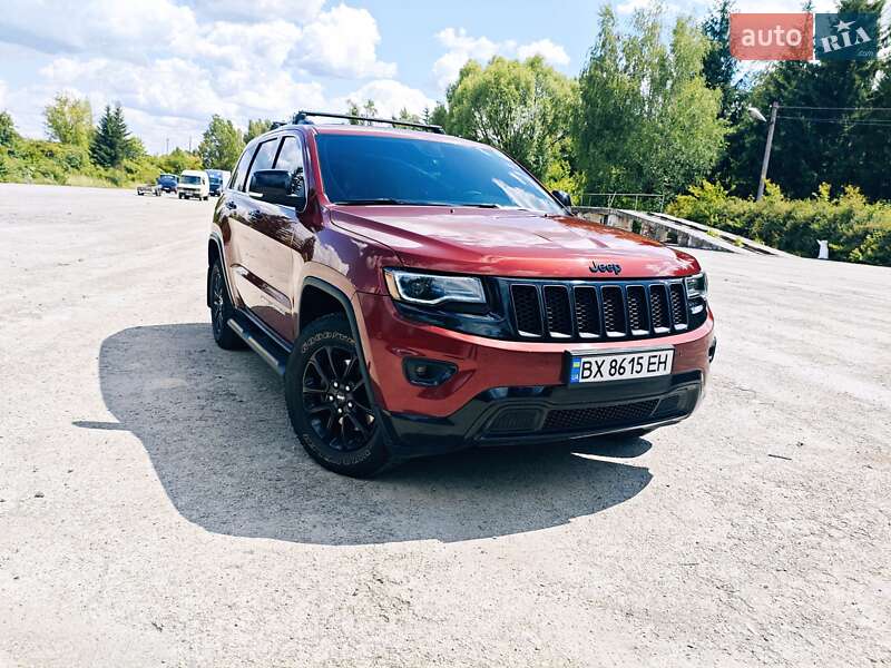 Внедорожник / Кроссовер Jeep Grand Cherokee 2015 в 