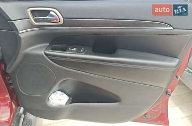 Внедорожник / Кроссовер Jeep Grand Cherokee 2015 в 