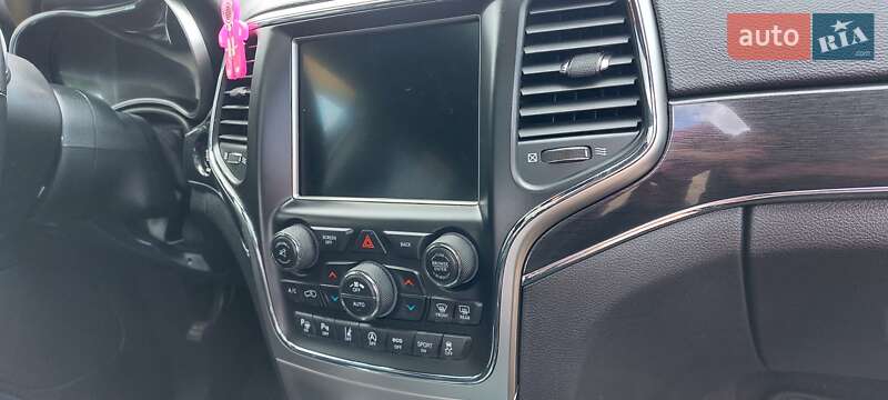 Внедорожник / Кроссовер Jeep Grand Cherokee 2016 в Виннице