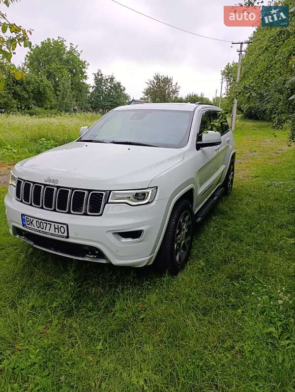 Внедорожник / Кроссовер Jeep Grand Cherokee 2021 в Ровно