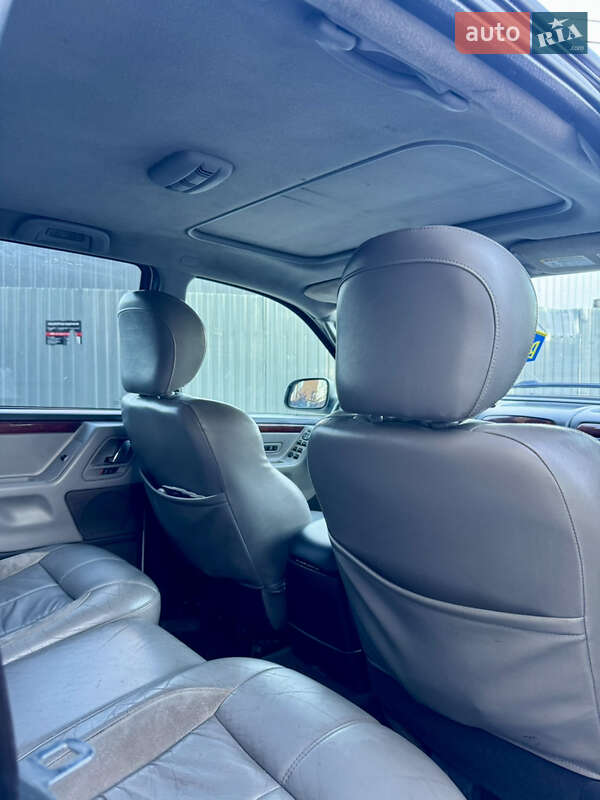 Внедорожник / Кроссовер Jeep Grand Cherokee 2003 в Дубно