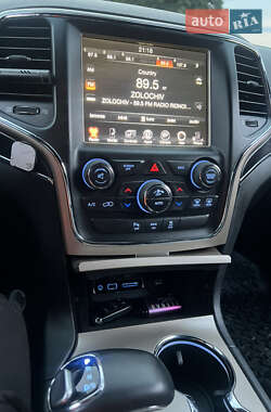 Внедорожник / Кроссовер Jeep Grand Cherokee 2013 в Золочеве