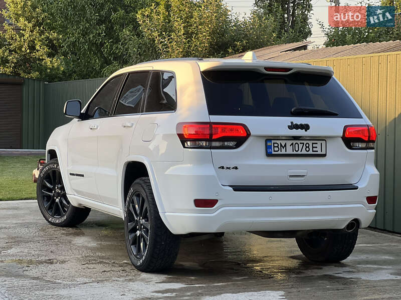 Внедорожник / Кроссовер Jeep Grand Cherokee 2017 в Сумах