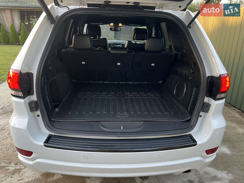 Внедорожник / Кроссовер Jeep Grand Cherokee 2017 в Сумах