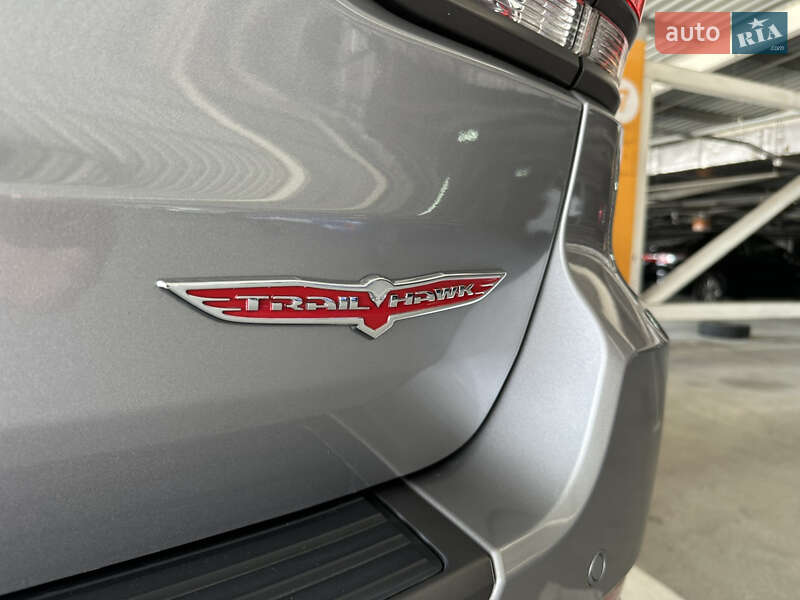 Внедорожник / Кроссовер Jeep Grand Cherokee 2018 в Киеве фото 18 Внедорожник / Кроссовер Jeep Grand Cherokee 2018 в Киеве
