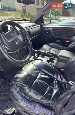 Позашляховик / Кросовер Jeep Grand Cherokee 2002 в 
